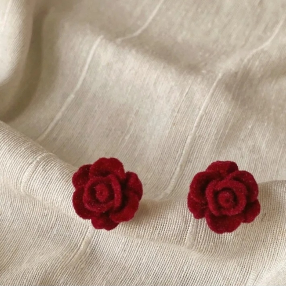🥳Host Pick🥳 Rose Earrings - Picture 6 of 7